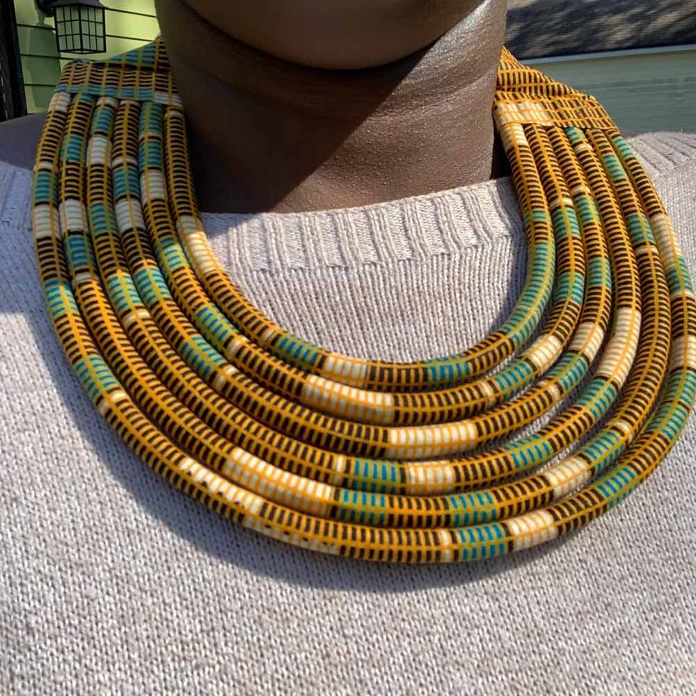 The Emadée necklace - Picture 6 of 8
